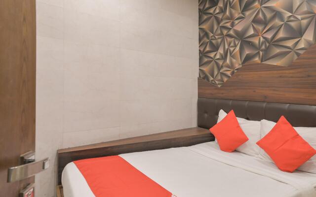 OYO 5171 Hotel Palace Residency