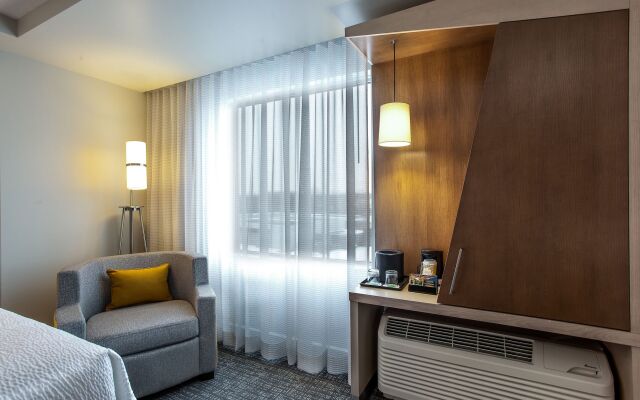 Courtyard by Marriott Montreal West Island/Baie D'Urfe