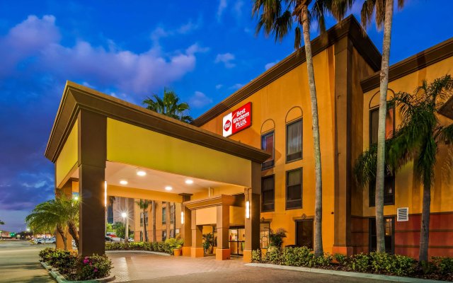 Best Western Plus Universal Inn