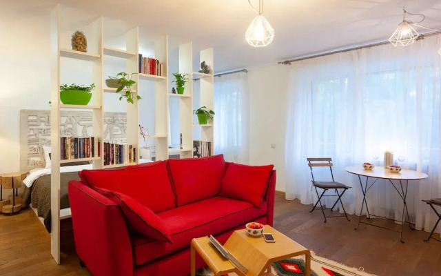 MalinaApt  Sophisticated red