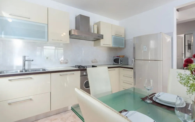 Holiday House in Novigrad With Pool