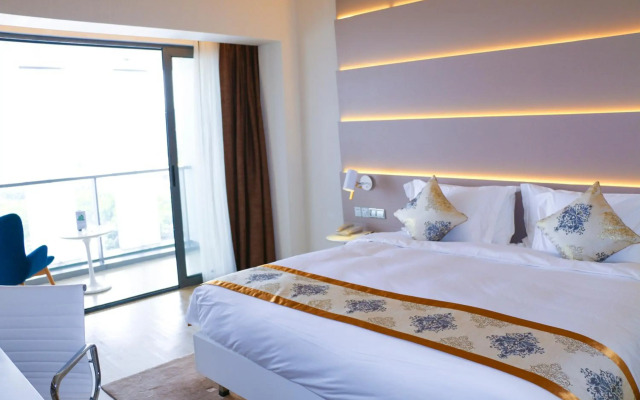 Sanya Phoenix  Airport Hotel
