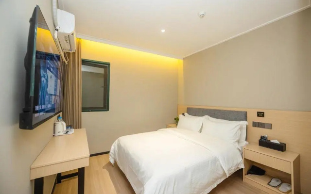 GreenTree Inn Shanghai Xujiahui Meiluo City 80,000 People Stadium Subway station Shell Hotel – Guest Rooms – Shanghai