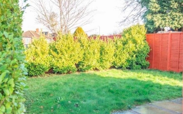 Secluded Holiday Home in Gloucester with Garden