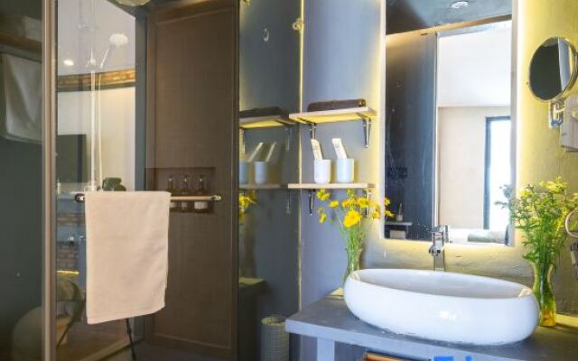 Suzhou Xishan egret waterfront Hostel