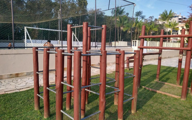 Apartamento Centro de Bertioga 100MTS da praia.