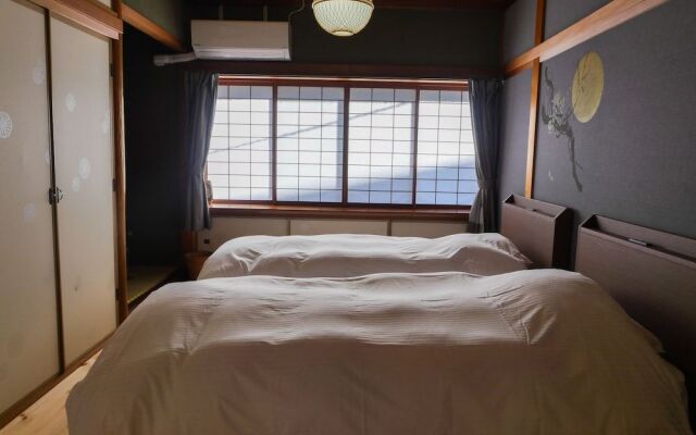 Art Hotel Temarian