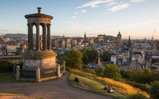 Flat On Royal Mile Near Castle