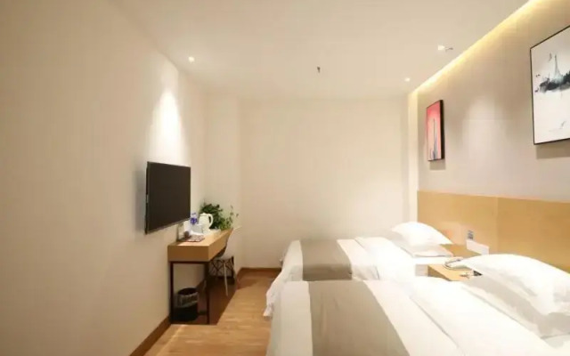 Shell Xinzheng Airport Port Huaxia Avenue Hotel