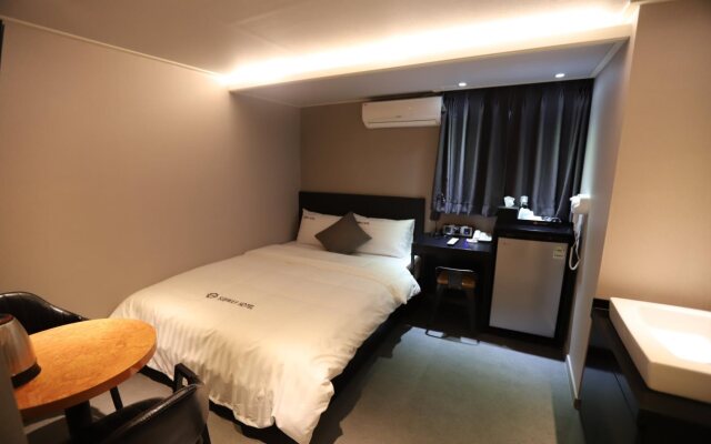 Subway Hotel