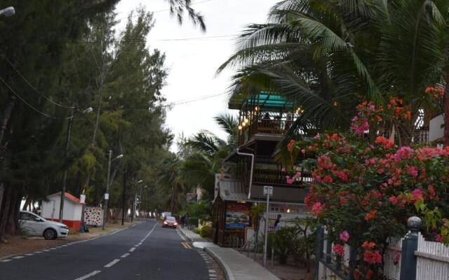 Sea Front Apartment Villa