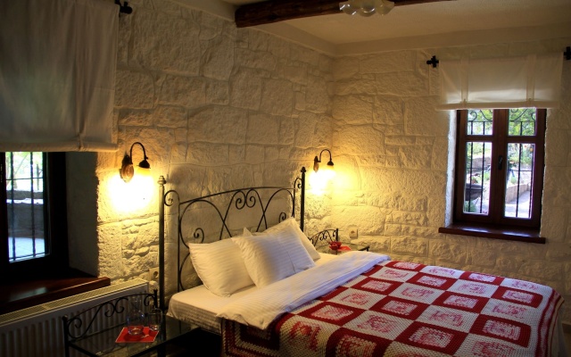 Assos Nar Konak