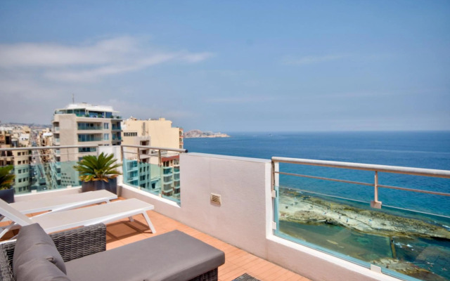Magnificent Seafront 2-bedroom Sliema penthouse