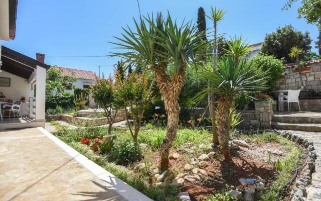 Apartment Maja - 50m from beach