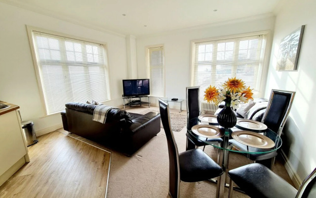 Vitamin Sea - Luxury Beach Apartment - Sleeps 4