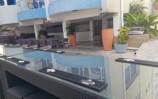 Modern Beachfront Studio Apartment B44