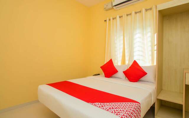 OYO 10522 Varcity Emerald