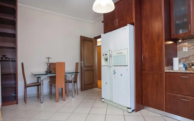 Luxe 3 Bd Penthouse 5 Min from Drosia