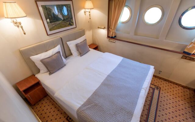 OnRiver Hotels - MS Cezanne