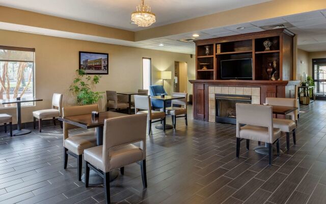 Clarion Pointe Apex – Holly Springs