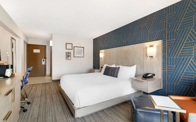 Best Western Plus Landmark Inn
