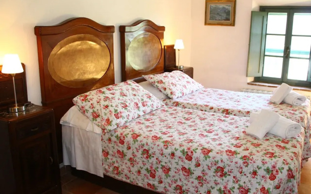 Home in Collesalvetti With Garden