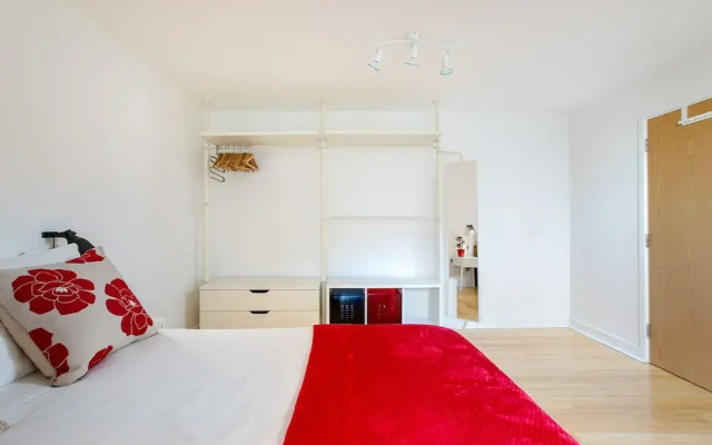 Bright Comfy 2 bed in trendy Dalston