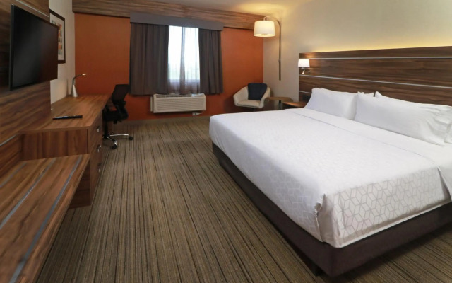 Holiday Inn Express Monterrey Fundidora by IHG