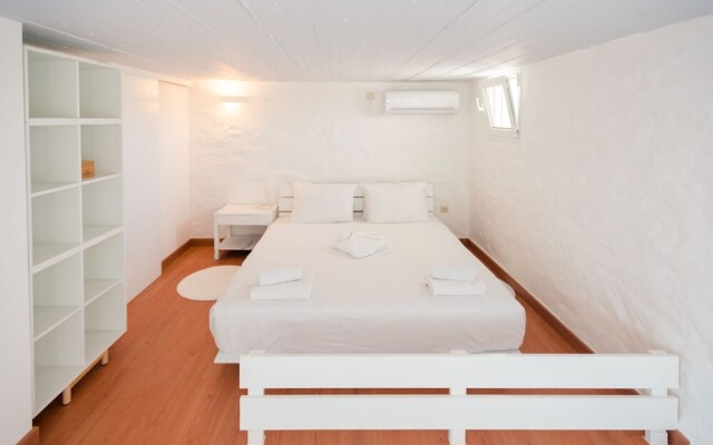 White Sun maisonette overlooking the sea