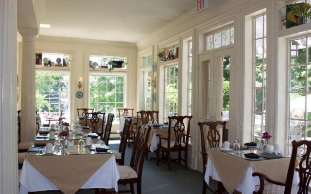 Tattingstone Inn