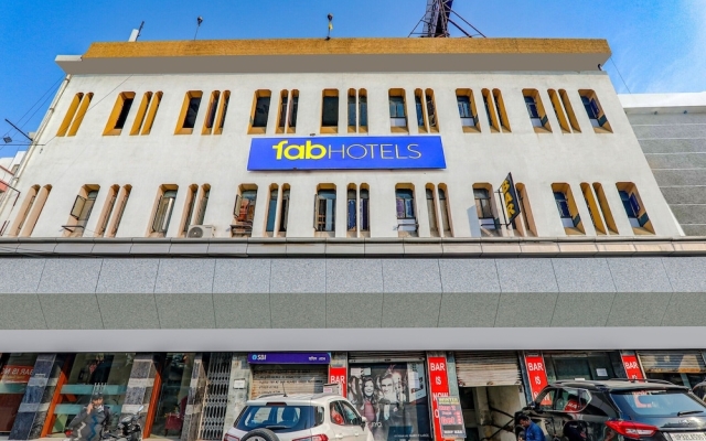 Fabhotel Prime Mohan