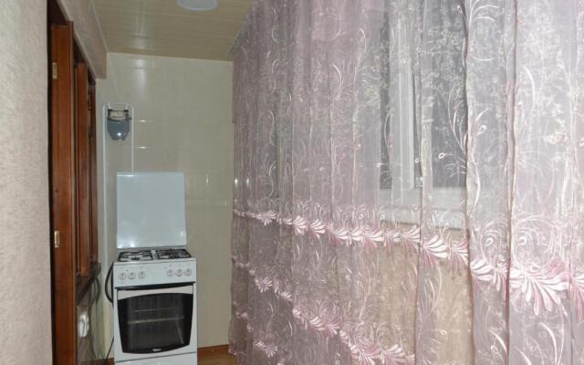Apartment on Toktogula, 93
