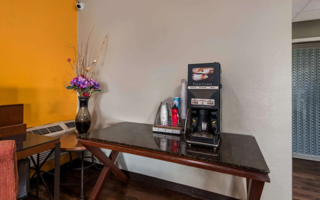 Econo Lodge San Antonio near SeaWorld - Medical Center