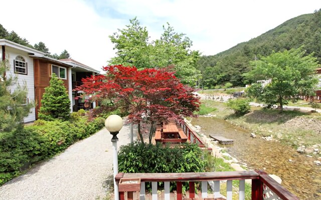 Yangpyeong Wide-garden House Pension