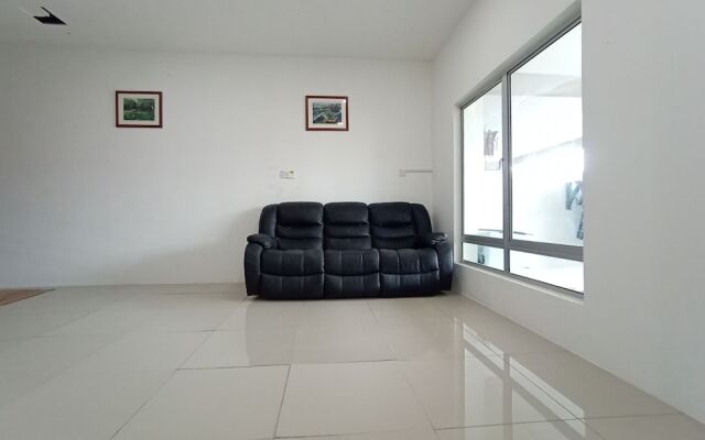 OYO 90275 Meow Homestay