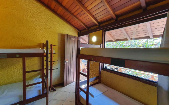 Bamboo Búzios Hostel