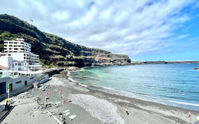 Studio with wonderful ocean view and WiFi