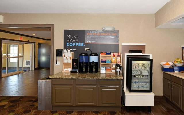 Holiday Inn Express & Suites Chicago-Deerfield/Lincolnshire by IHG