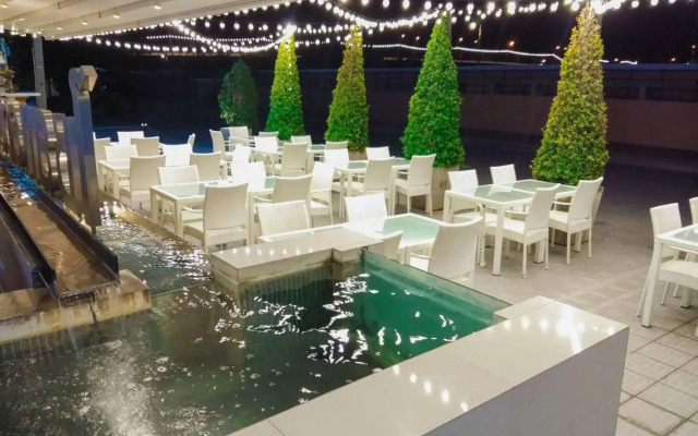 Chaisaeng Palace Hotel