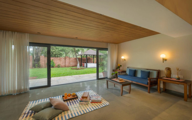 SaffronStays Red Brick House, Panchgani - rustic villa with huge lawn and terrace