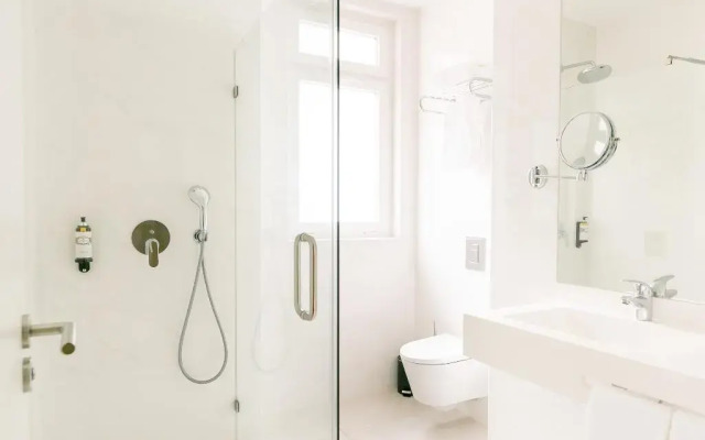 Lx SoHo Boutique Hotel by RIDAN Hotels