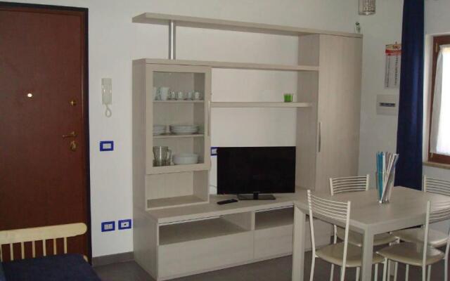Flat House