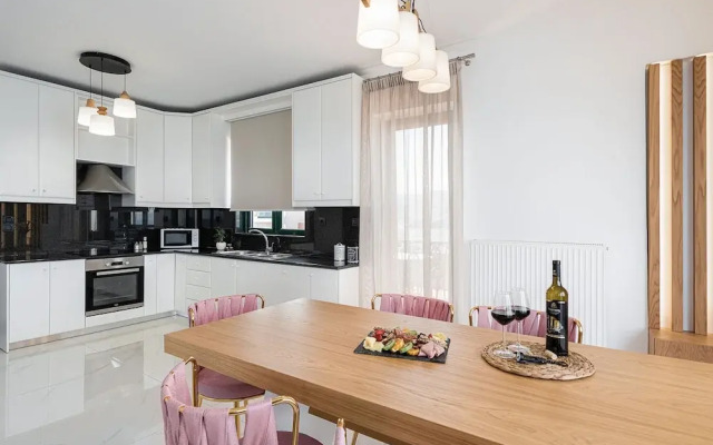 Elia Penthouse