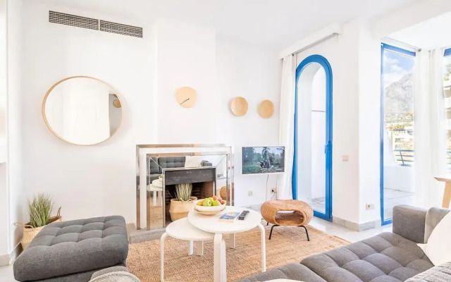 Marbella Pool House Ph24 on sea Shore