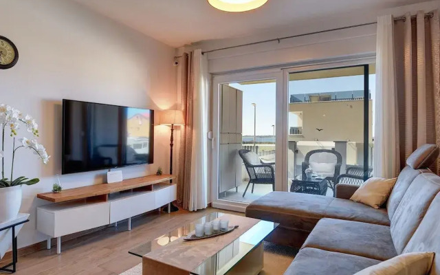 Modern Apartment With Private Balcony and sea View