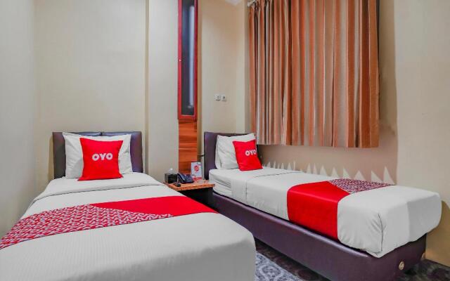 OYO 90064 Hotel Salon Fora & Cafe
