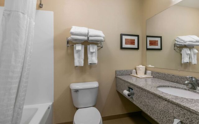 Comfort Inn & Suites Marion I-57