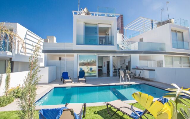 Villa Prol25, Beautiful 2bdr Protaras Villa With Pool, Close to Fig Tree Bay