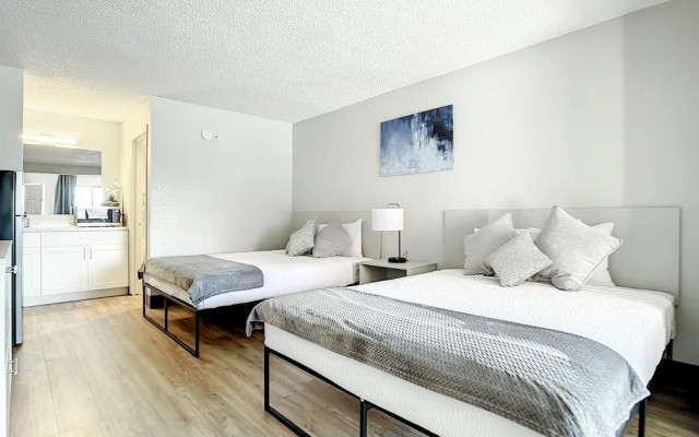 Travelodge Suites by Wyndham Kissimmee Orange