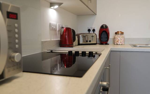 Luxury Bath Riverside Apt Parking & Gym